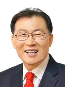 김충기